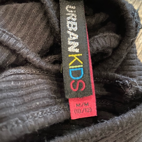 Girls black tank top - Picture 3 of 3